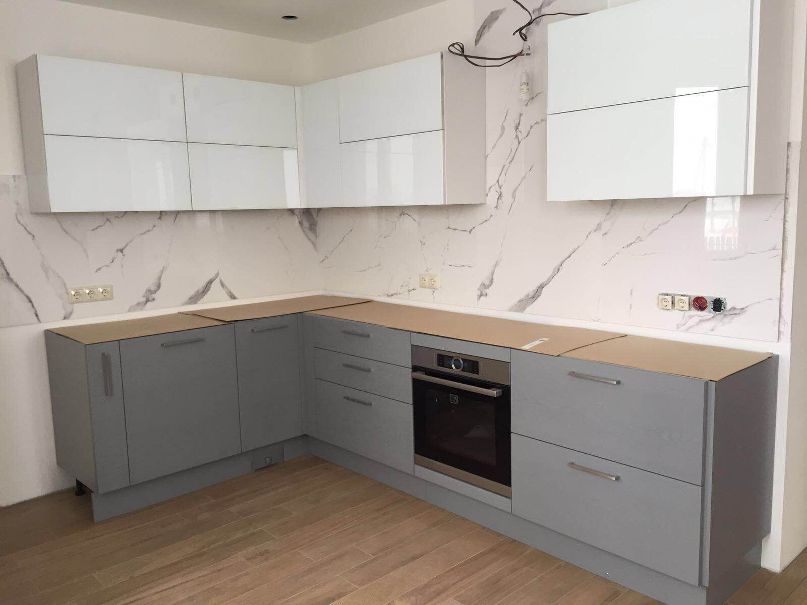 Дизайн интерьера рабочего кабинета в квартире в Минске